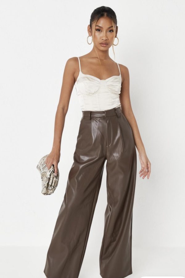 The Brown *faux* Leather Pants That make any outfit - Val en la Casa